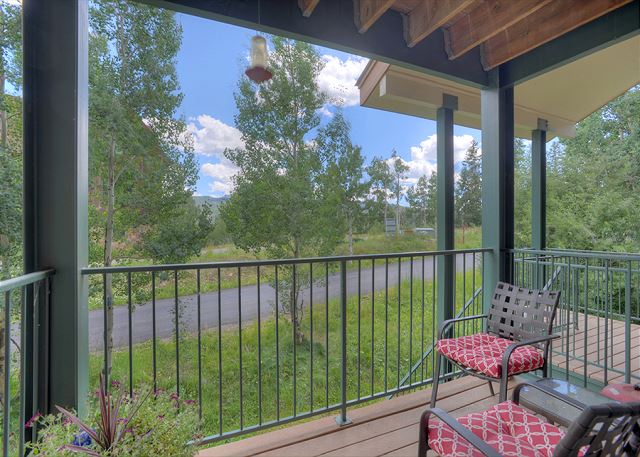 Chic Peak (#104) | Pool/Fitness Access - Fireplace, Deck, Ground Floor 4