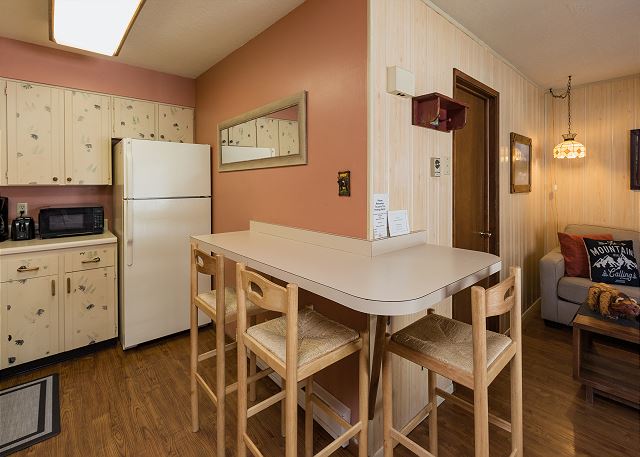 Aspen Rest (#108) | Pool/Fitness Access - Walk to Ski Lift - Fireplace/Deck 9