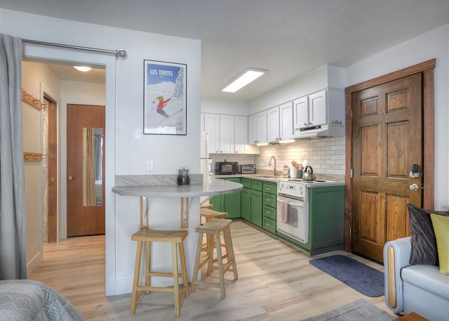 Emerald Slopes Condo (#111) | Fireplace/Deck - Walk to Ski Lift - Ski Locker 7