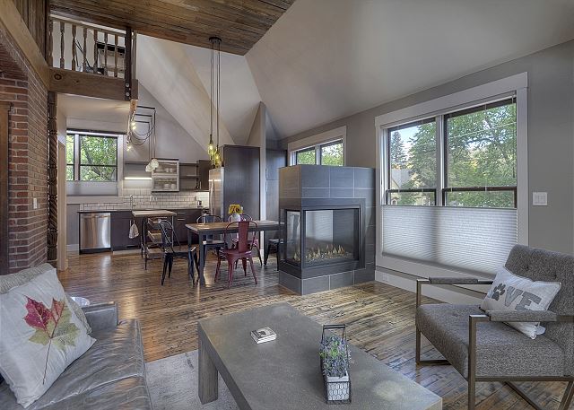 30+ Day - New Townhome in Downtown Durango - Roof Top Deck w/Views 3