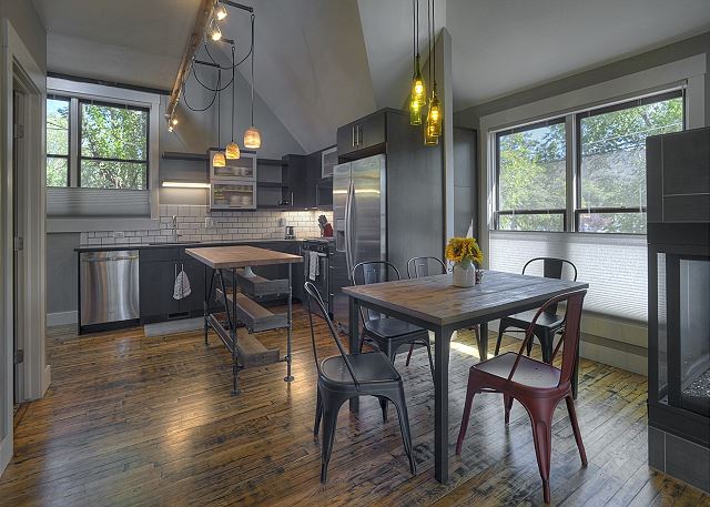 30+ Day - New Townhome in Downtown Durango - Roof Top Deck w/Views 7