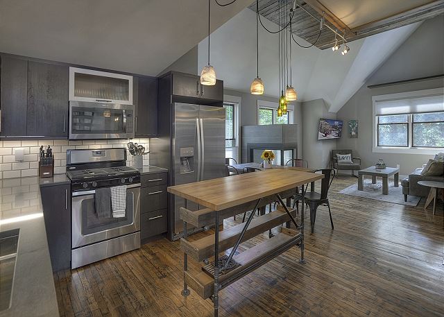 30+ Day - New Townhome in Downtown Durango - Roof Top Deck w/Views 6