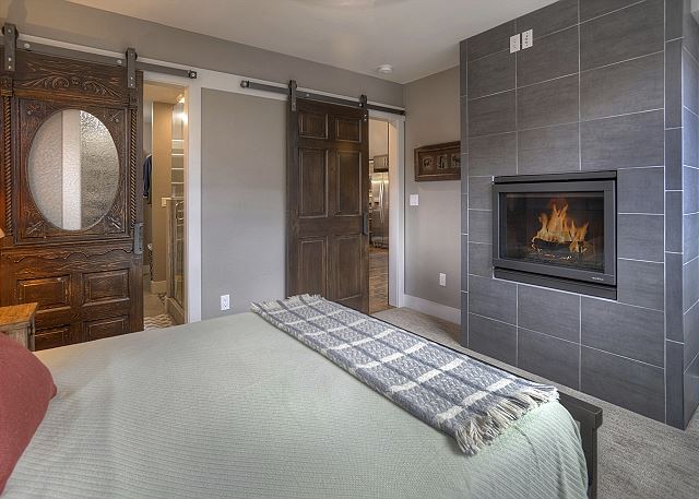 30+ Day - New Townhome in Downtown Durango - Roof Top Deck w/Views 10