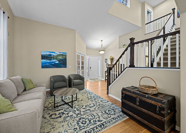 Spacious Parker Home | Hot Tub | Ideal for Extended Stays 7