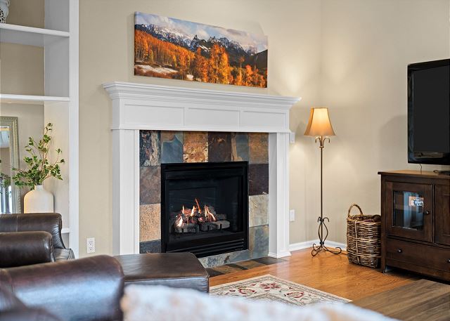 Spacious Parker Home | Hot Tub | Ideal for Extended Stays 5