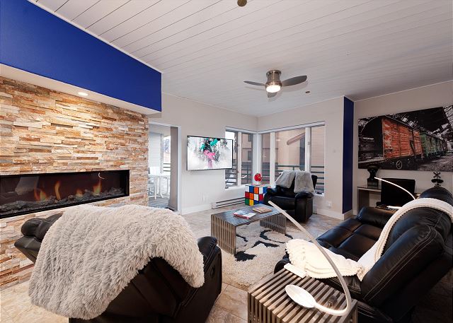 Remodeled Ski in/Ski Out condo - Views - Deck - 2