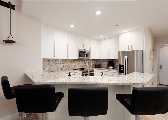 Remodeled Ski in/Ski Out condo - Views - Deck - 7