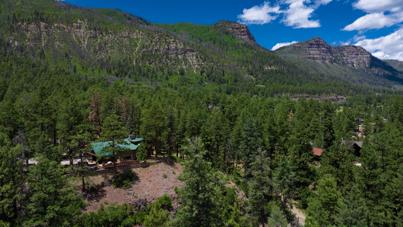 Pet Friendly Cabin with Hot Tub Views, Deck, Fire Pit - 14 Minutes to Purg | Photo 21