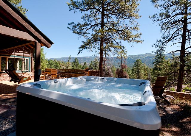 Three Pet Friendly cabins on 3.5 Acres - Hot Tub/Views - 14 minutes to Purg 3