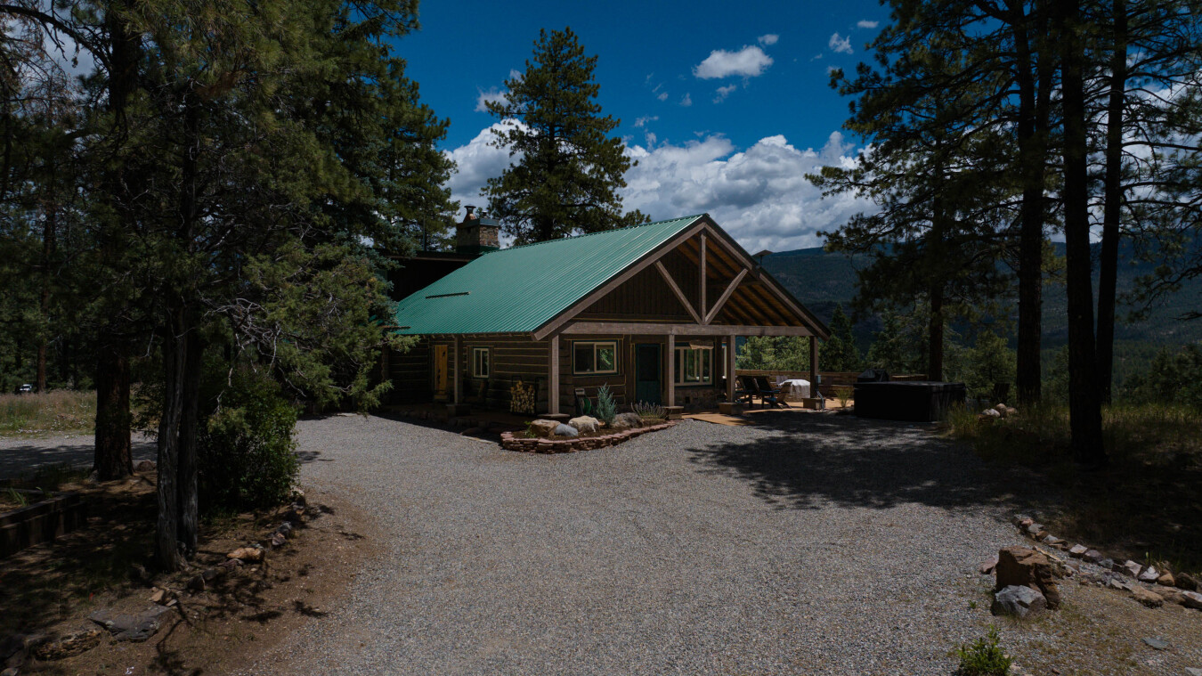 Three Pet Friendly cabins on 3.5 Acres - Hot Tub/Views - 14 minutes to Purg | Photo 36