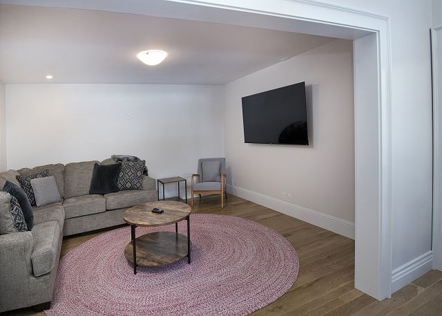 West Vail Home | Steps to Bus | 5 Mins to Vail Village | Heated Garage 10