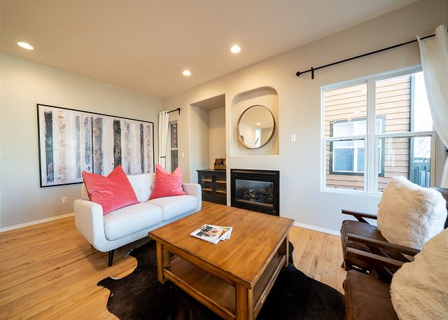 Modern Home | Private Hot Tub | Walk to Beaver Creek Shuttle | EV Charging 4