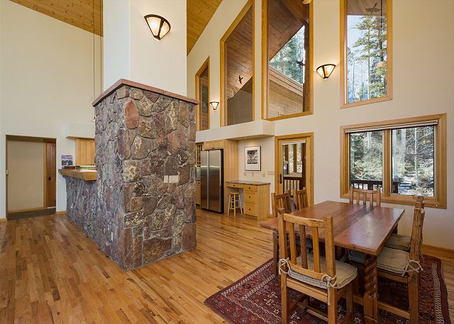 Beautiful Mountain Home on Columbine Lake - Hot Tub - 1 mile to Purgatory 10