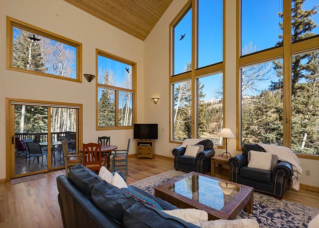 Beautiful Mountain Home on Columbine Lake - Hot Tub - 1 mile to Purgatory 5