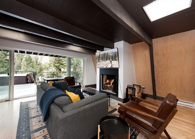 Great Outdoor Space/Views/Hot Tub/Pet Friendly/Across from Purgatory 9