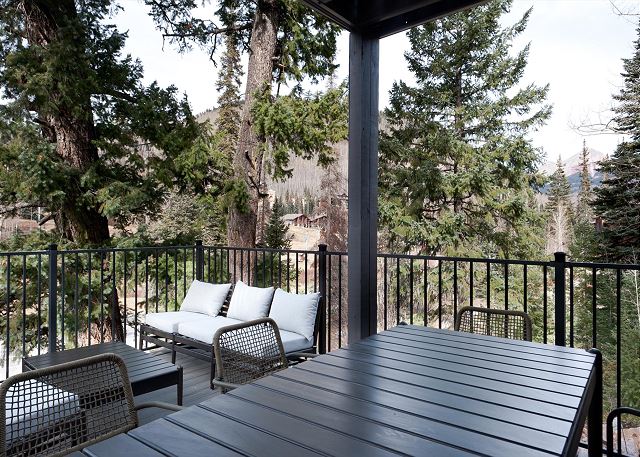 Great Outdoor Space/Views/Hot Tub/Pet Friendly/Across from Purgatory 5