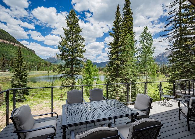 Townhome across from Purg- Hot Tub, Fire Pit, Arcade Game - Views/Shuttle 3