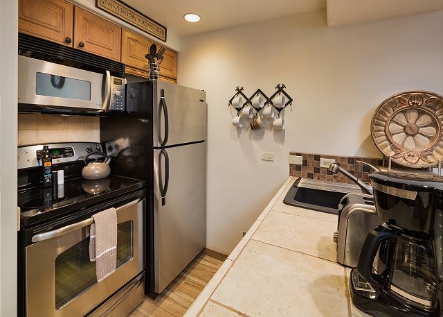 Swing Away Suite (#794) - 10 min to Ski, Views, Golf - AC/Pool/Hot Tub 8