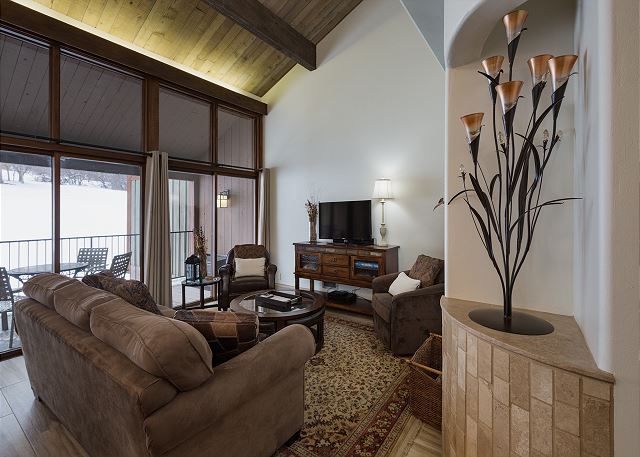 Swing Away Suite (#794) - 10 min to Ski, Views, Golf - AC/Pool/Hot Tub 7