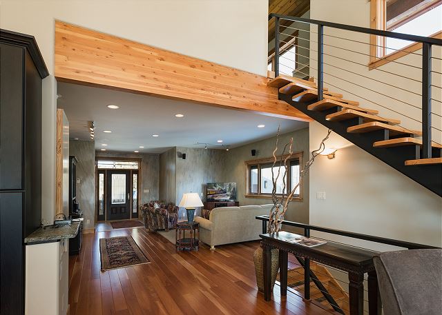 Panoramic Valley Retreat | Exec Home w/ Deck, Lake Views, Game Room - 30+ 9