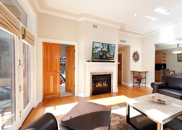 New Listing! Located in the Heart of Downtown - Walk to Main Street & Train 4