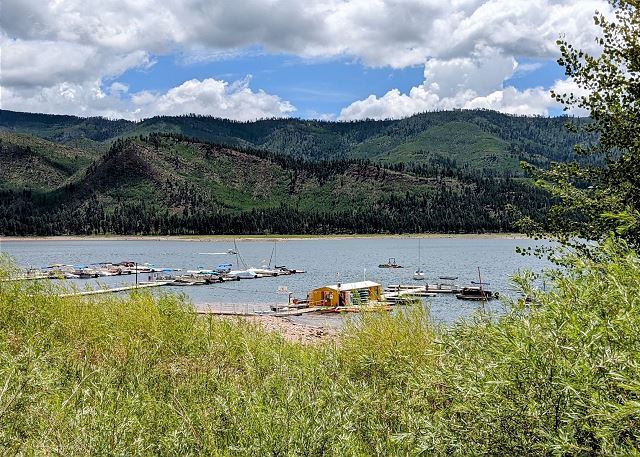 NellieMay Cabin | Short Walk to the Lake, Porch, Grill, Gas Firepit, Dogs OK 4