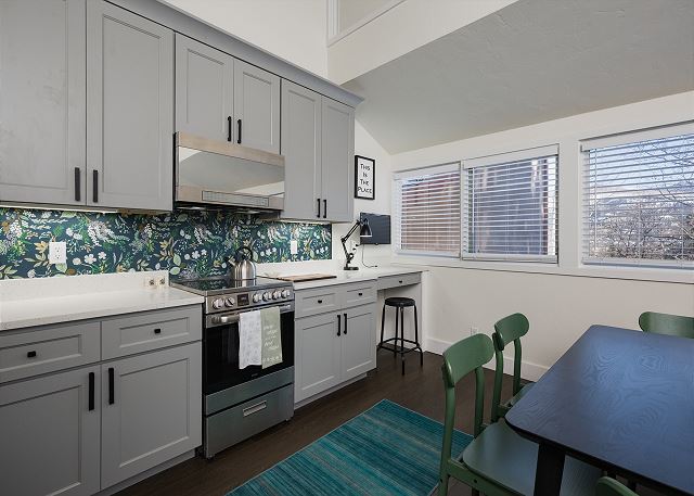 The Green Canopy (#769) |10 min to Ski - On Golf Course - AC/Pool/Hot Tub 6