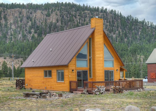 Cozy Mountain Cabin | Near Wolf Creek Ski Area 7