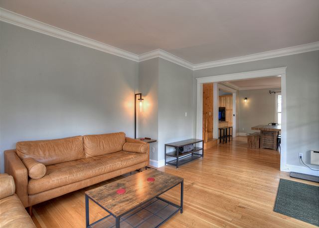 Historic Home - Pet Friendly - Walkable to Downtown 10