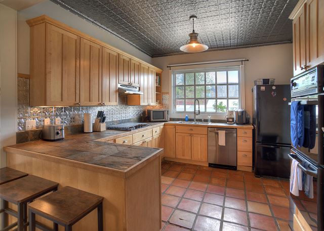 Historic Home - Pet Friendly - Walkable to Downtown 5