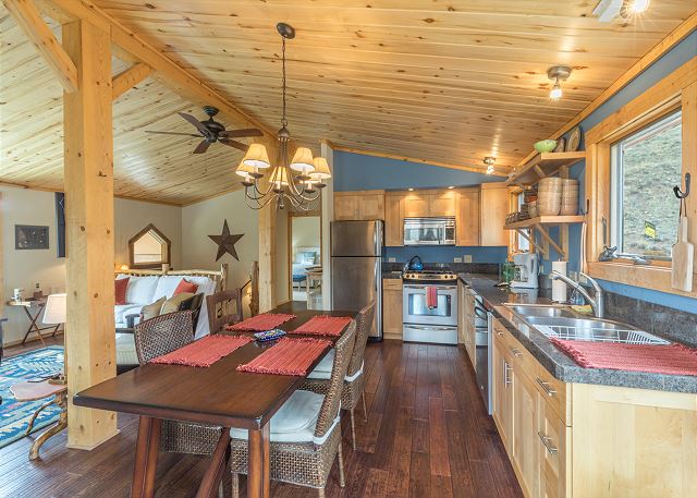 Unmatched Panoramic Mountain Views - Pet Friendly - Walk to Downtown Creede 5