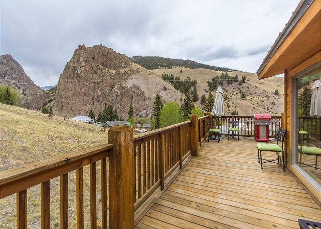 Unmatched Panoramic Mountain Views | Pet Friendly | Walk to Downtown Creede