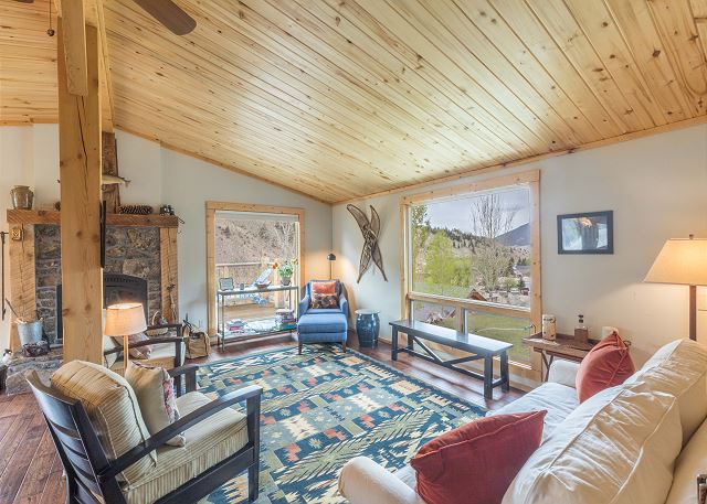 Unmatched Panoramic Mountain Views - Pet Friendly - Walk to Downtown Creede