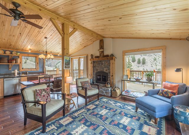 Unmatched Panoramic Mountain Views - Pet Friendly - Walk to Downtown Creede 2