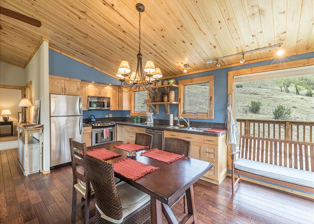 Unmatched Panoramic Mountain Views - Pet Friendly - Walk to Downtown Creede 6