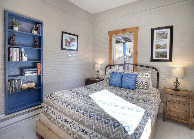 Recently Remodled | Charming Home | Spectacular Views of Creede 10