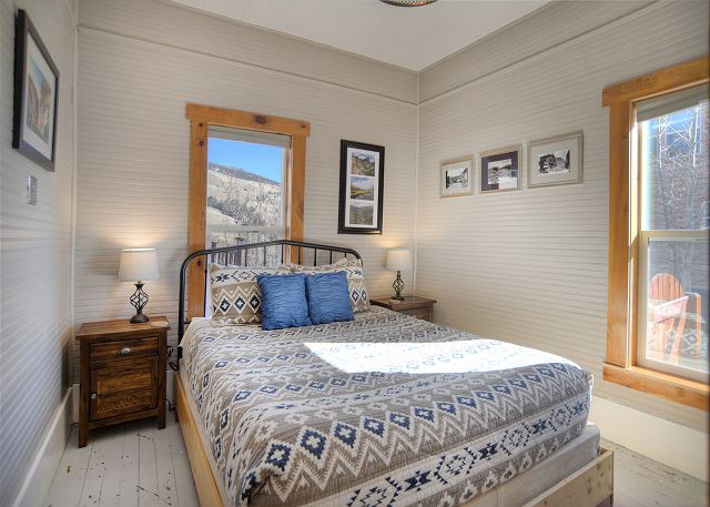 Recently Remodled | Charming Home | Spectacular Views of Creede 9
