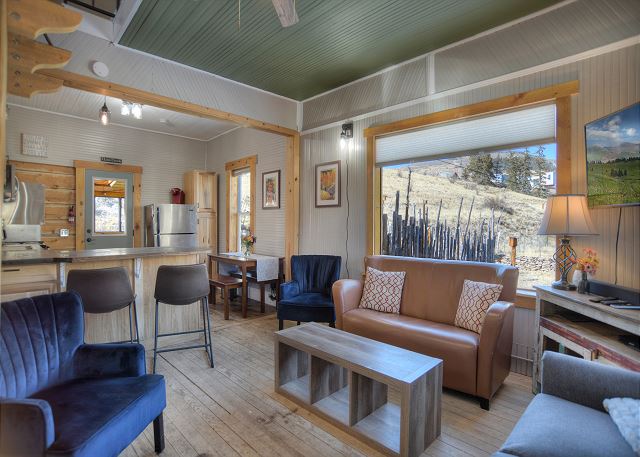 Recently Remodled | Charming Home | Spectacular Views of Creede 6