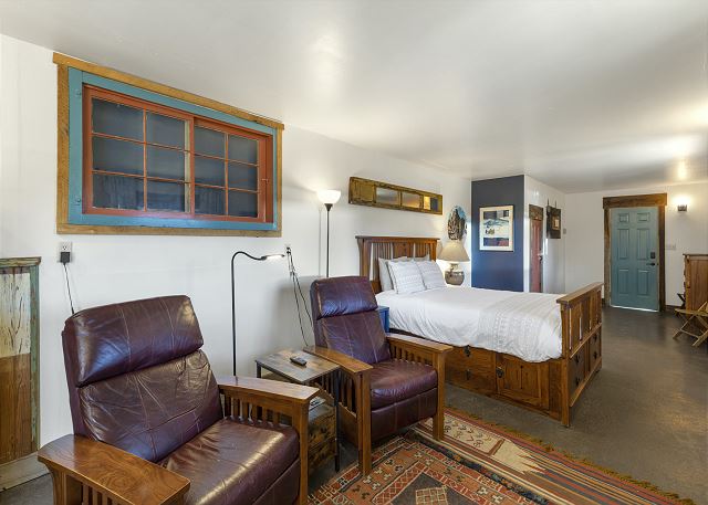 Spacious Studio Apartment - Walkable to Historic Downtown Creede 4