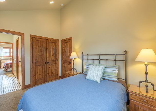 Classic Log Cabin - Amazing Views - ATV Parking - Close to Town 10