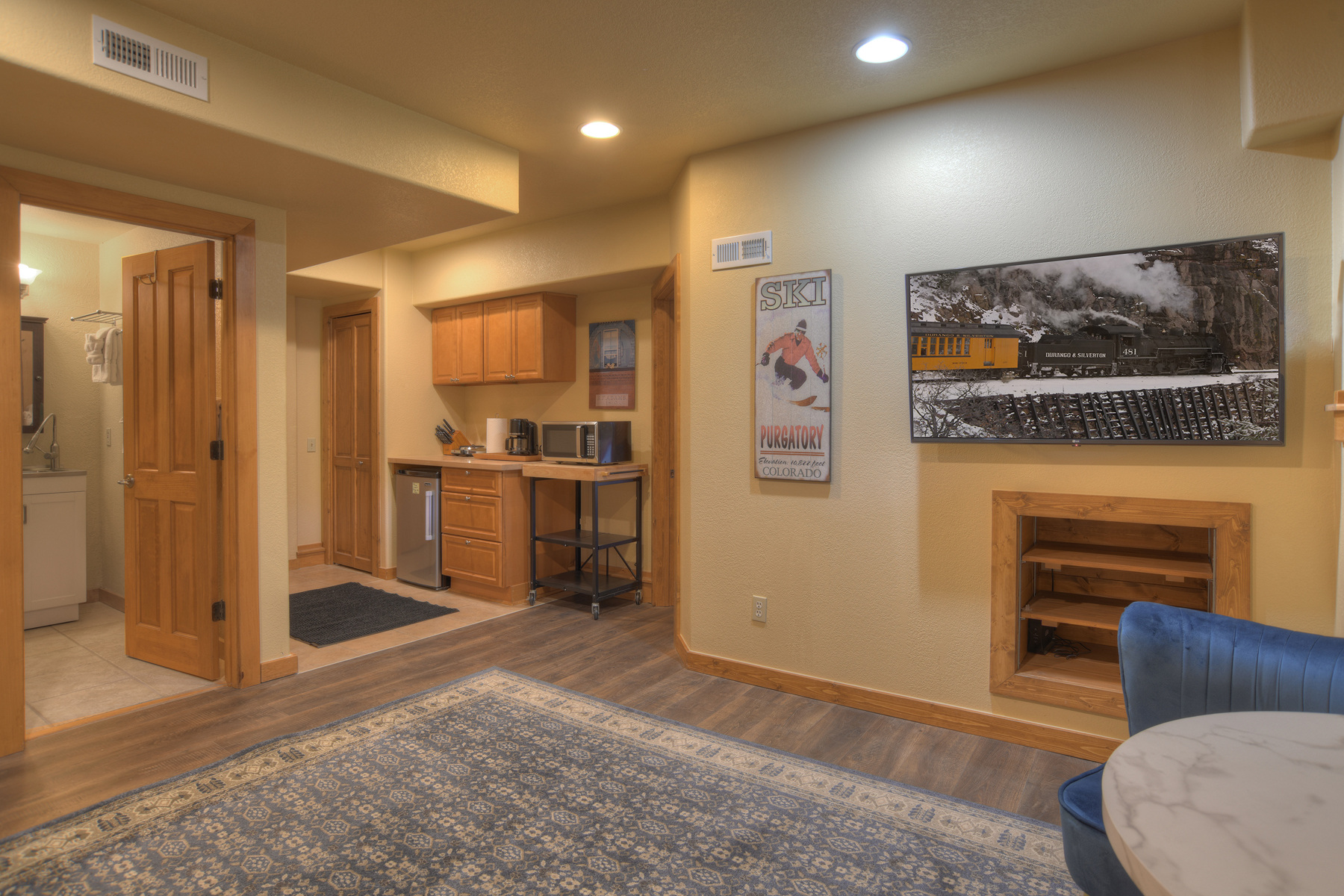 Living space and kitchenette - ground floor apt
Pull Out Sofa (Double) 
Access via garage