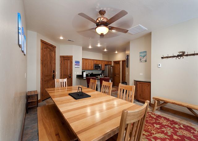 Peregrine Point Condo by Main Plaza - Walk to Slopes 9