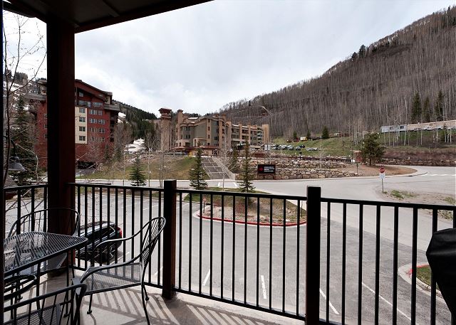 Peregrine Point Condo by Main Plaza - Walk to Slopes 10