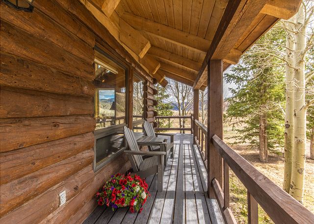 Custom Log Home-Pet-Friendly-Rio Grande River Access-Breathtaking Views 9