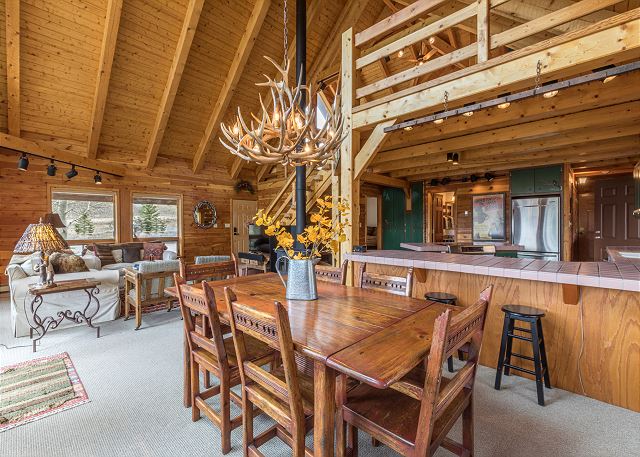 Custom Log Home-Pet-Friendly-Rio Grande River Access-Breathtaking Views 6