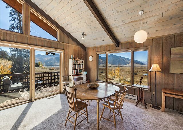 Spacious Retro Mountain Getway - ATV Parking - Amazing Views 5