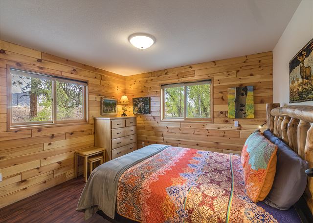 Intown Hidden Gem Overlooking the South Fork River/20 minutes to Wolf Creek 4