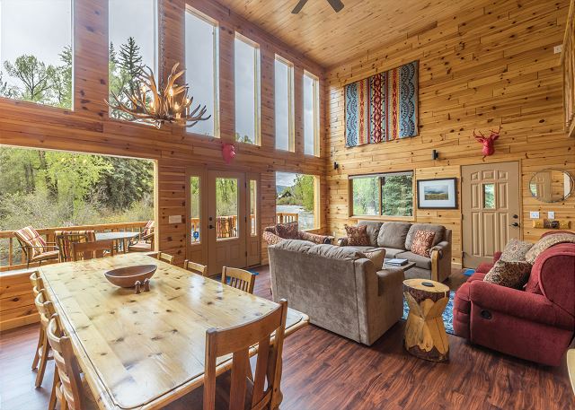 Intown Hidden Gem Overlooking the South Fork River/20 minutes to Wolf Creek 2