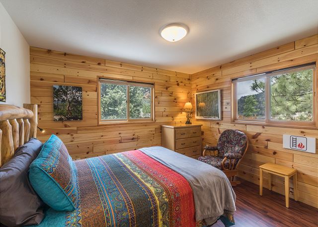 Intown Hidden Gem Overlooking the South Fork River/20 minutes to Wolf Creek 7