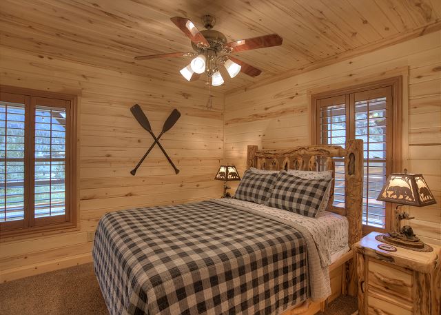 Mountain Modern Cabin | Fenced Yard | Ping Pong 5